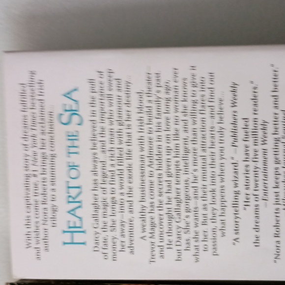 Two Books Cottage by the Sea by Ciji Ware, Heart of the Sea by Nora Roberts - Picture 5 of 12